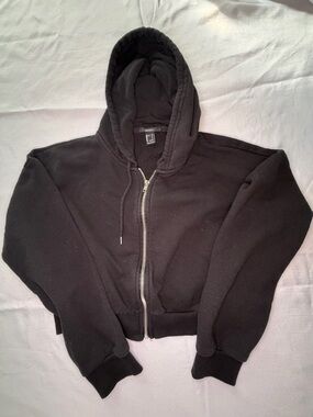 Cropped Black Zip-Up Hoodie